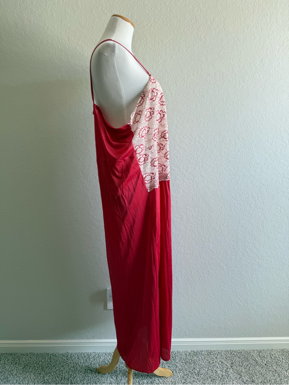 Vintage Lace Coral Chemise Nightgown - Picture 6 of 11